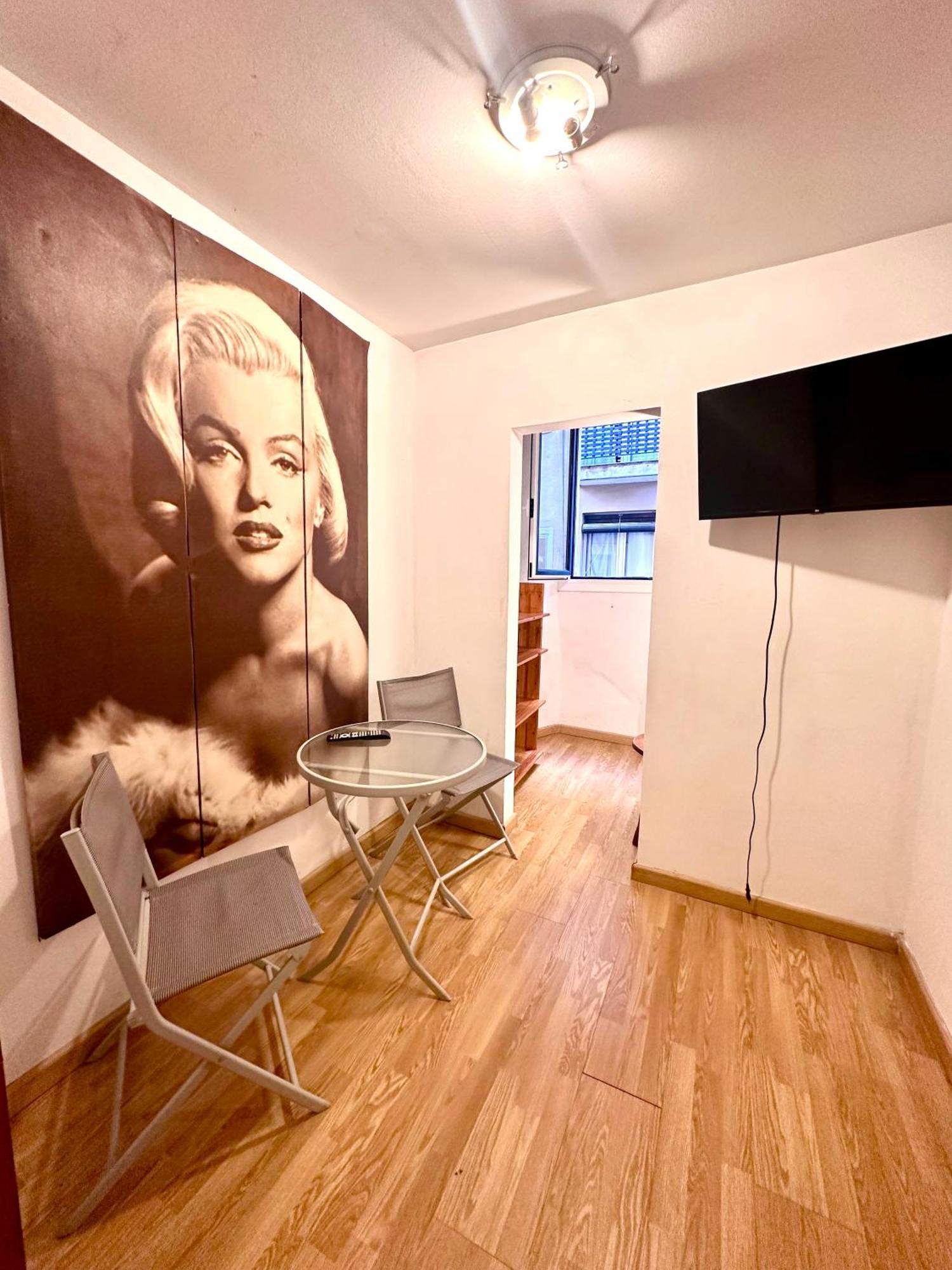 Private Rooms In City Center Barcelona Exteriör bild