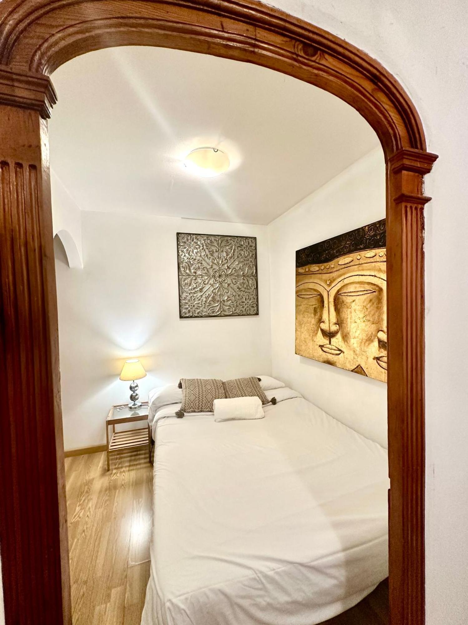 Private Rooms In City Center Barcelona Exteriör bild
